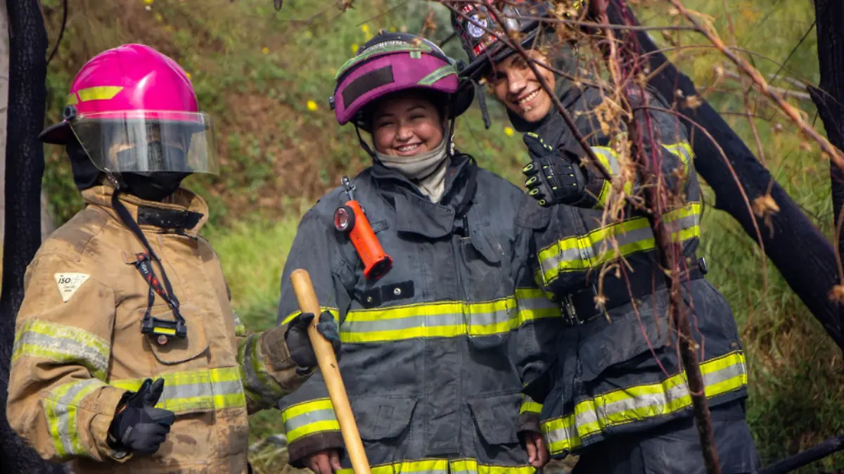 Mujeres en roles de emergencia y seguridad desafían estereotipos